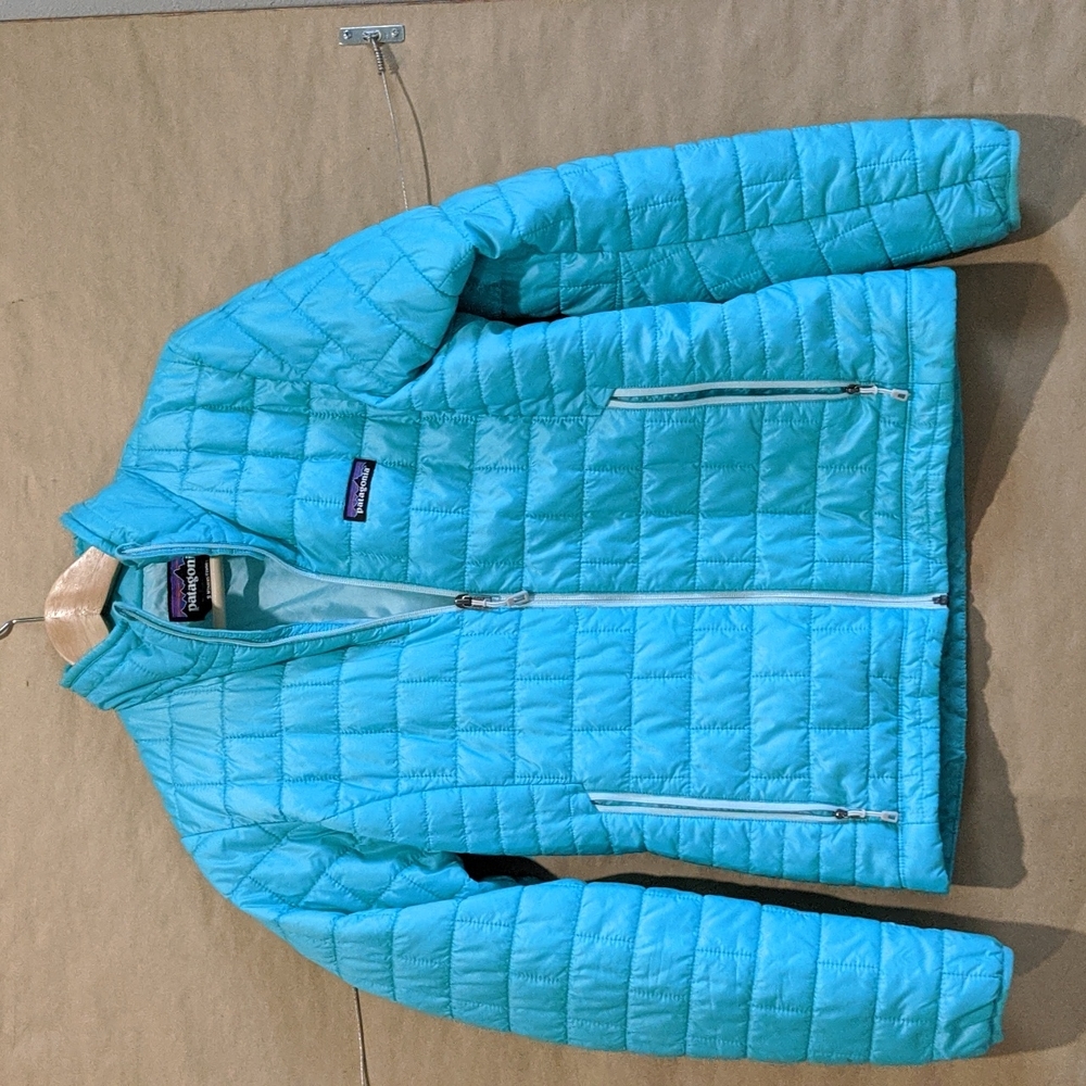 Women's Patagonia puffy jacket